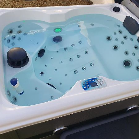 L Embrun Jacuzzi Saint-Malo Exterior foto