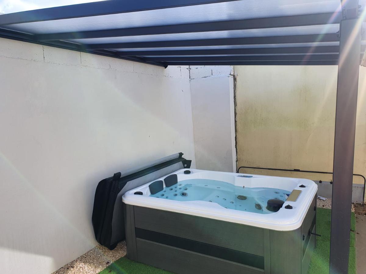 L Embrun Jacuzzi Saint-Malo Exterior foto